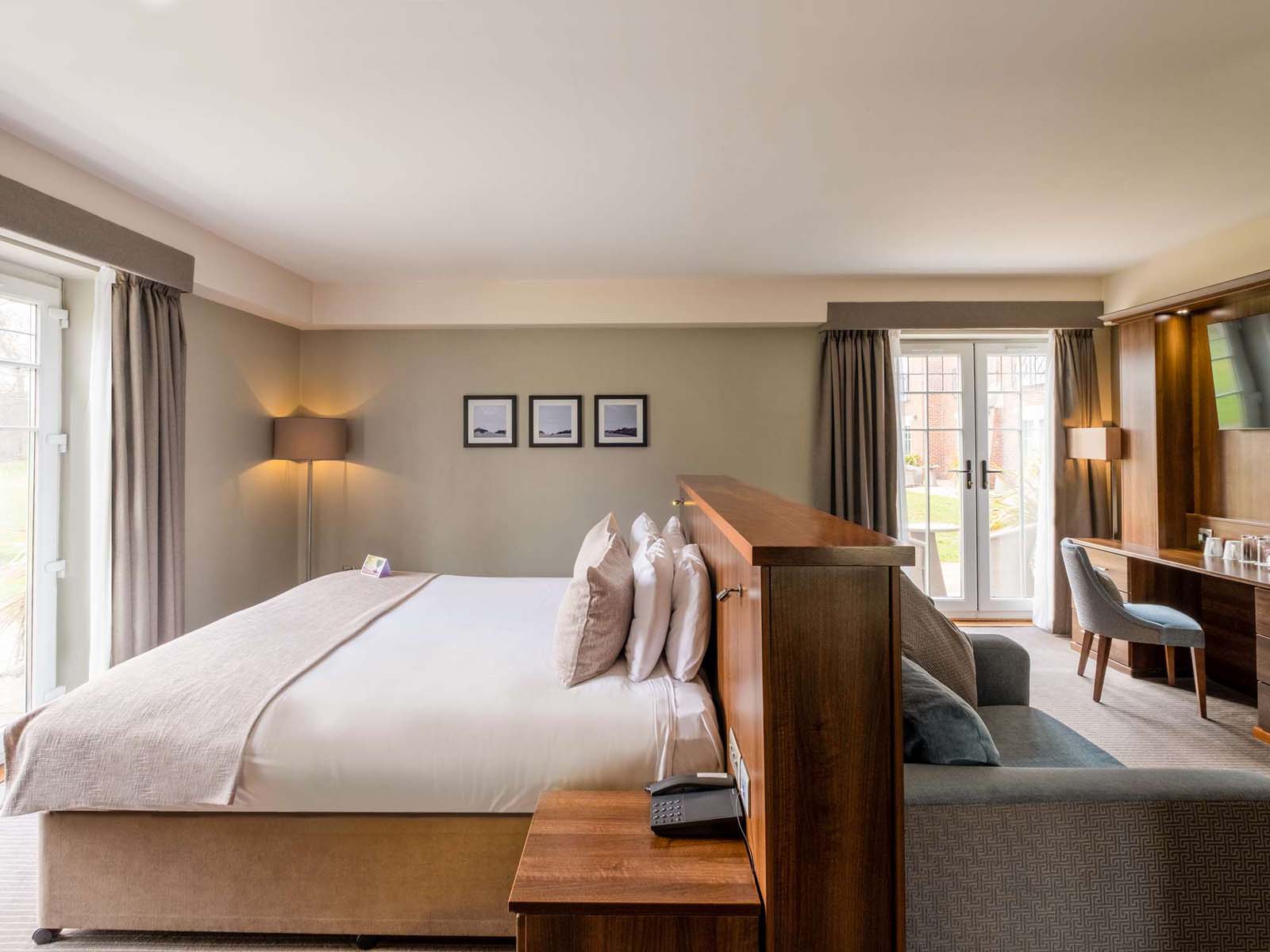 Large Junior Suite