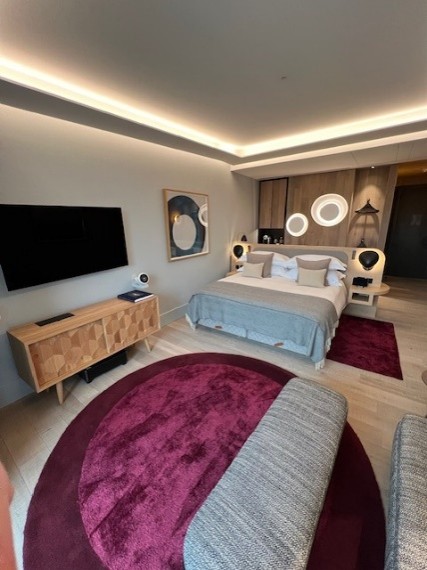 Crescent Room